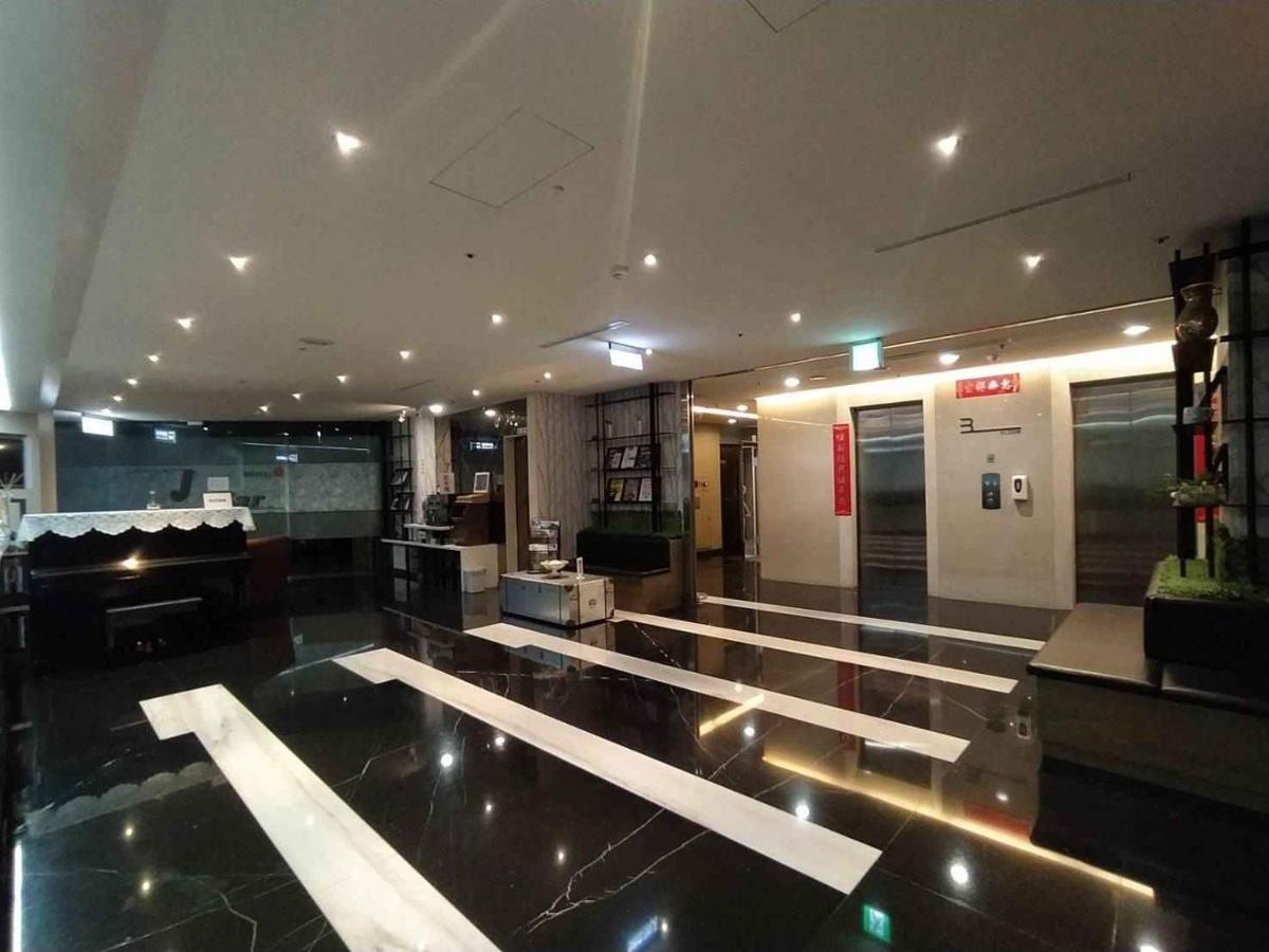 Hotel J Taoyuan Pingzhen Esterno foto